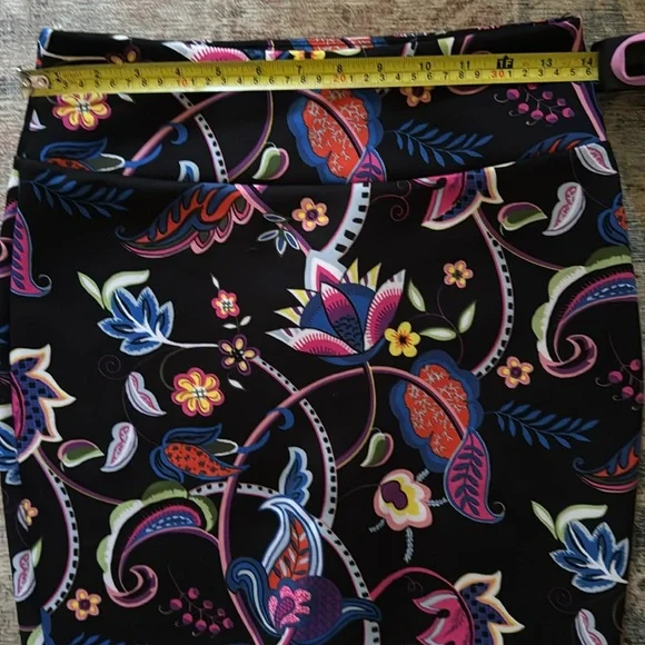 Vibrant Carmen Marc Valvo Floral Paisley Print Stretch Pencil Skirt Small Boho - Picture 8 of 10